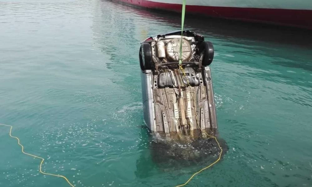 Τραγωδία στην Αντίπαρο: Αυτοκίνητο έπεσε στη θάλασσα - Τρεις νεκροί